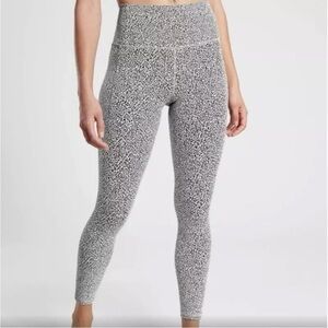 NWT Athleta Salutation Stash II Textured Tight